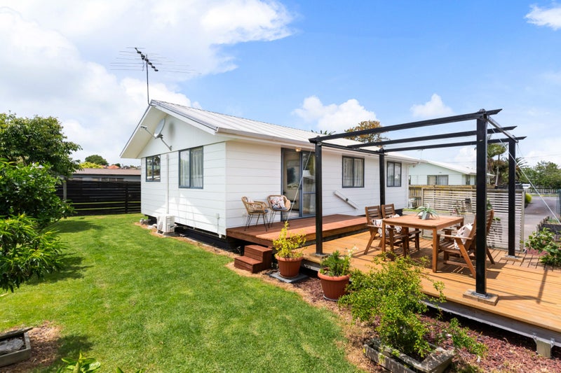 22C Tironui Station Road East, Papakura - Carousel 1