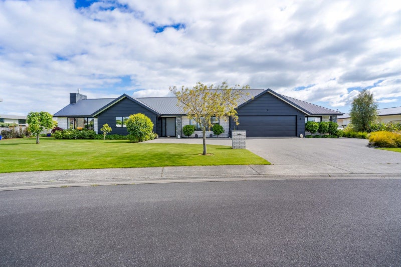 28 Talboys Drive, Winton, Winton - Carousel 1