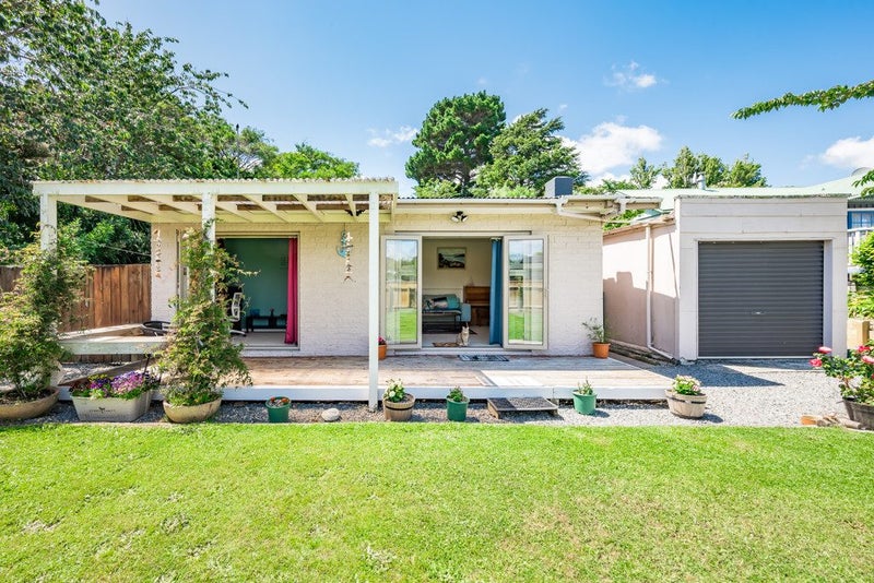 15 Dale Road, Raumati South, Paraparaumu - Carousel 2