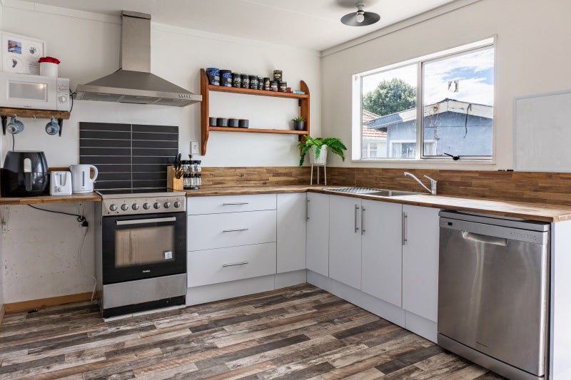 23A Kettle Crescent, Marewa, Napier - Carousel 1