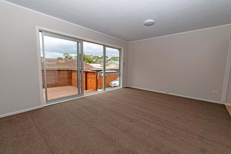 2/63 Zita Maria Drive, Massey, Auckland - Carousel 2