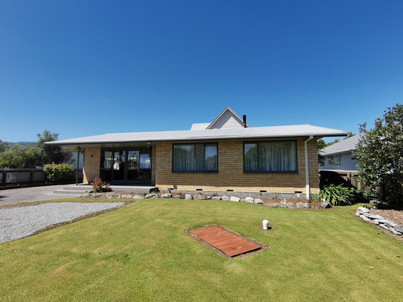 9 Bowen Street, Hokitika - Carousel 34