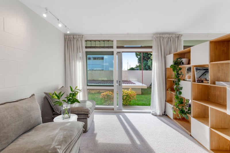 9 Esplanade Road, Mount Eden, Auckland - Carousel 1