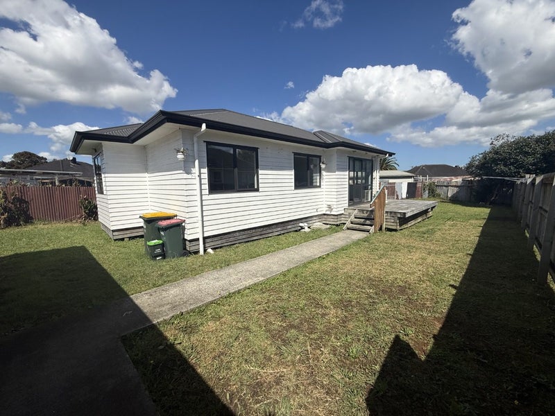 6A Nairn Place, Otara, Manukau City, Auckland - Carousel 1