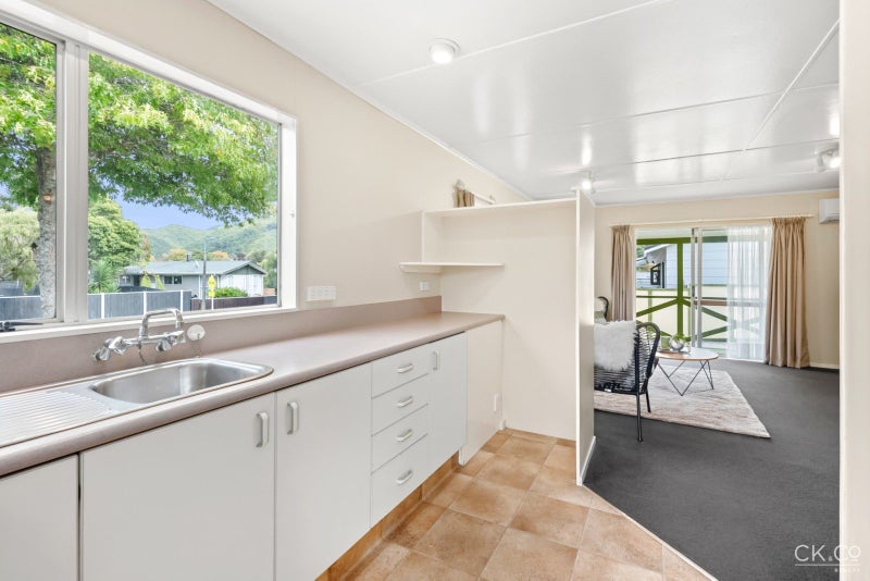 1/23 Gemstone Drive, Birchville, Upper Hutt, Wellington - Carousel 2