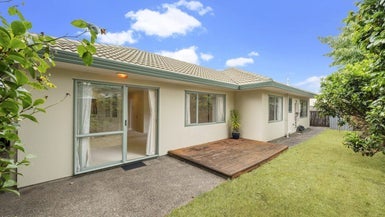 66C Moana Avenue, One Tree Hill, Auckland - Carousel 1