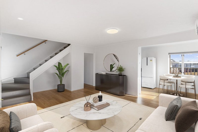 2/13 Greenstone Place, Clover Park, Auckland - Carousel 1