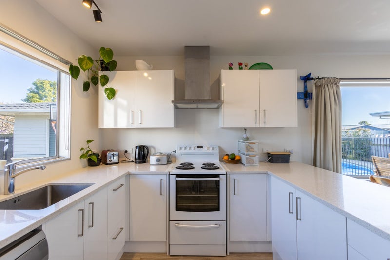 47 Norwich Crescent, Tamatea, Napier - Carousel 2