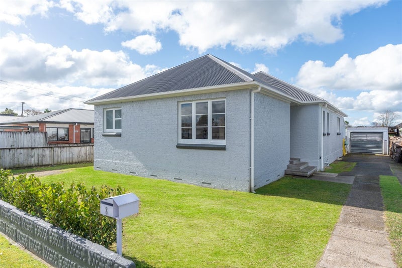 8 Nixon Street, Hamilton East, Hamilton - Carousel 2