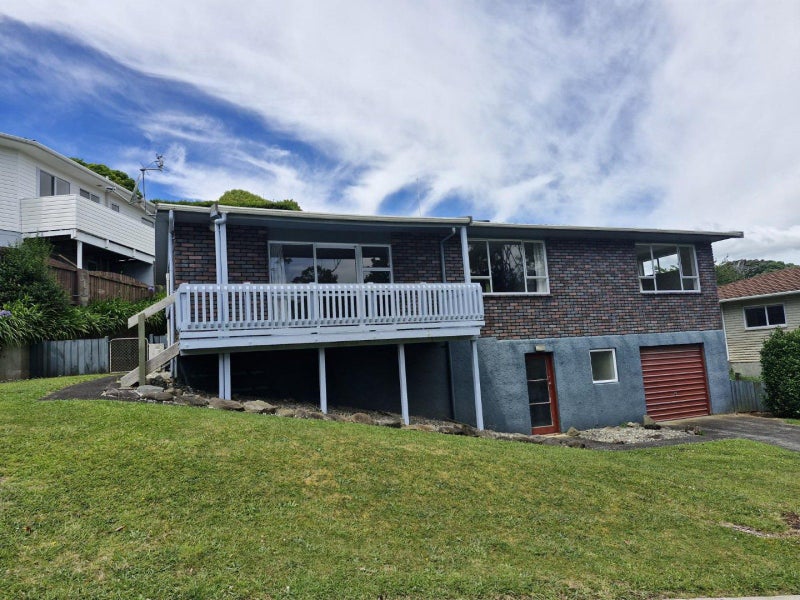 15 Rossiter Crescent, Lynmouth, New Plymouth - Carousel 1