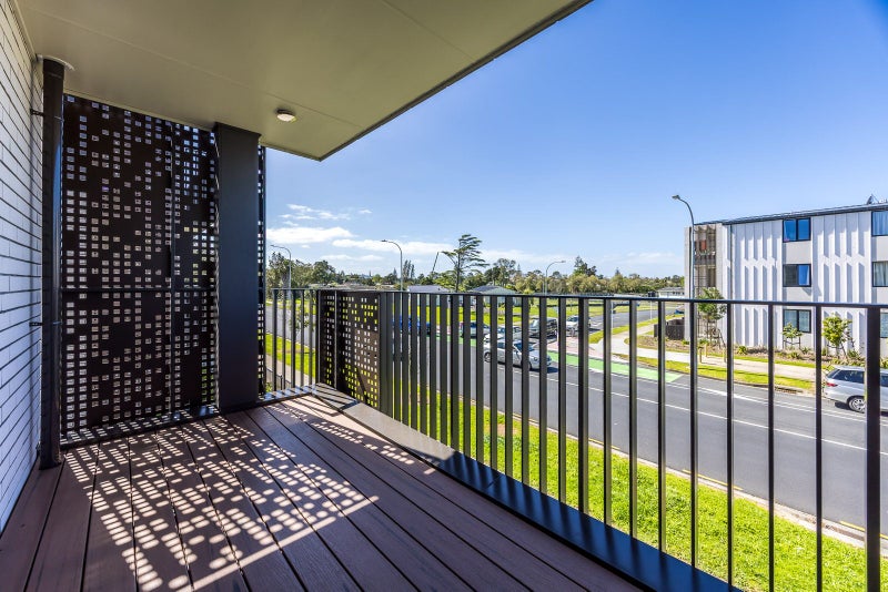 7/4 Ara Kataraina, Mangere, Auckland - Carousel 2