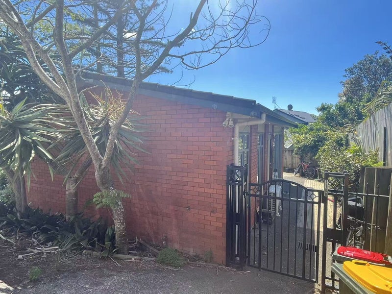 118 Bleakhouse Road, Mellons Bay, Auckland - Carousel 1