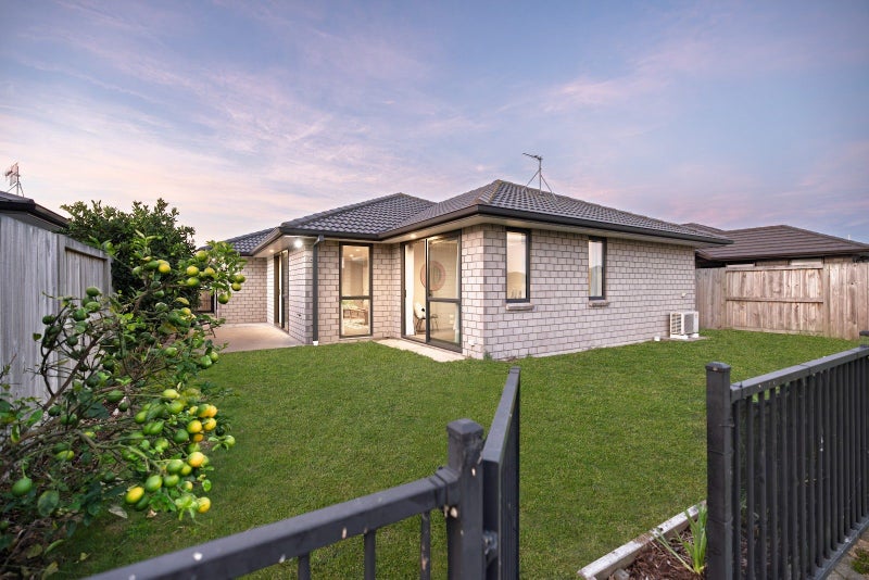 44 Te Kio Crescent, Papamoa Beach, Papamoa - Carousel 1