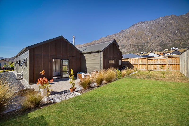 13 Leicester Street, Jacks Point, Queenstown - Carousel 1