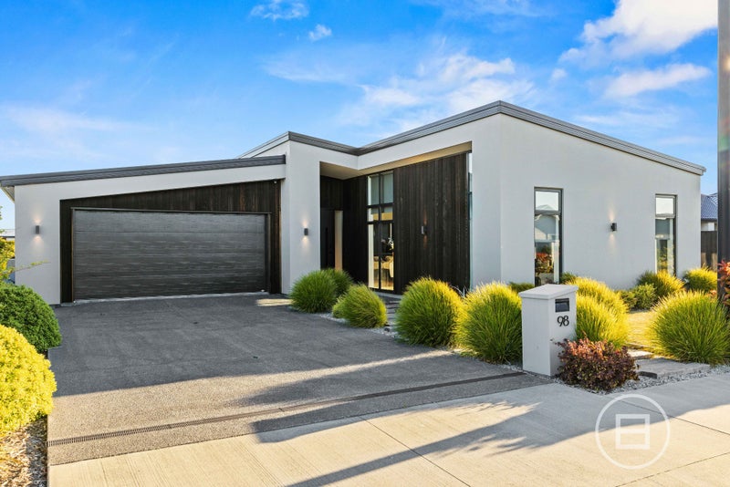 98 Southfield Drive, Lincoln, Lincoln - Carousel 2