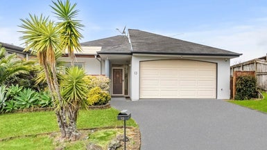 13 Fearnley Grove, Albany, Auckland - Carousel 1