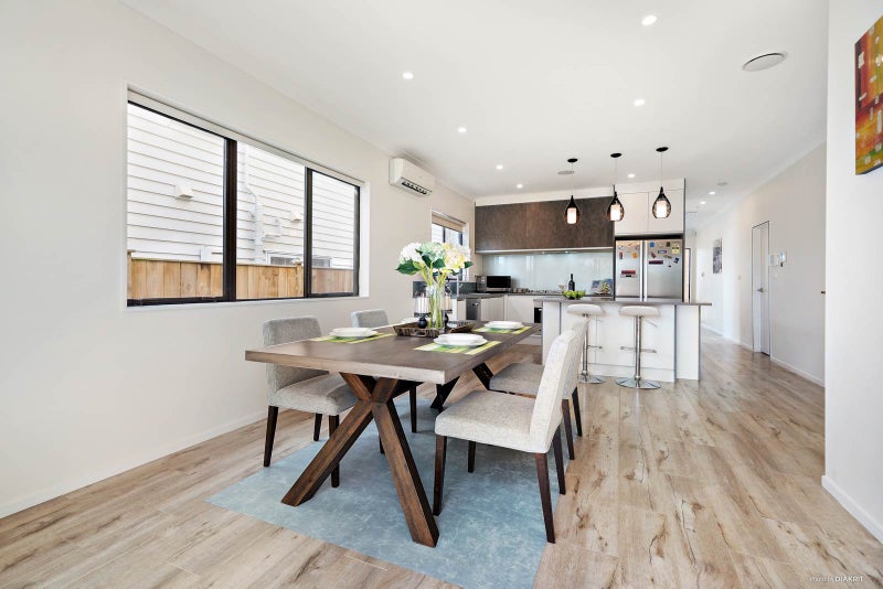 15 Hangahai Road, Flat Bush, Auckland - Carousel 2