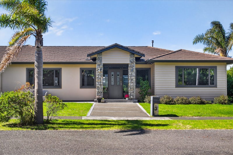 5 Beach Cove, Wainui, Gisborne - Carousel 2