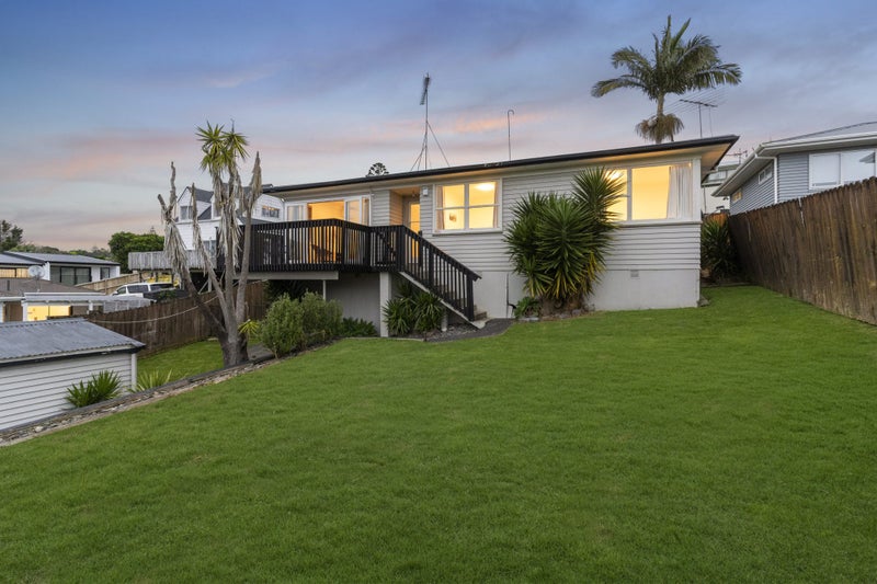 60 Lauderdale Road, Birkdale, Auckland - Carousel 1