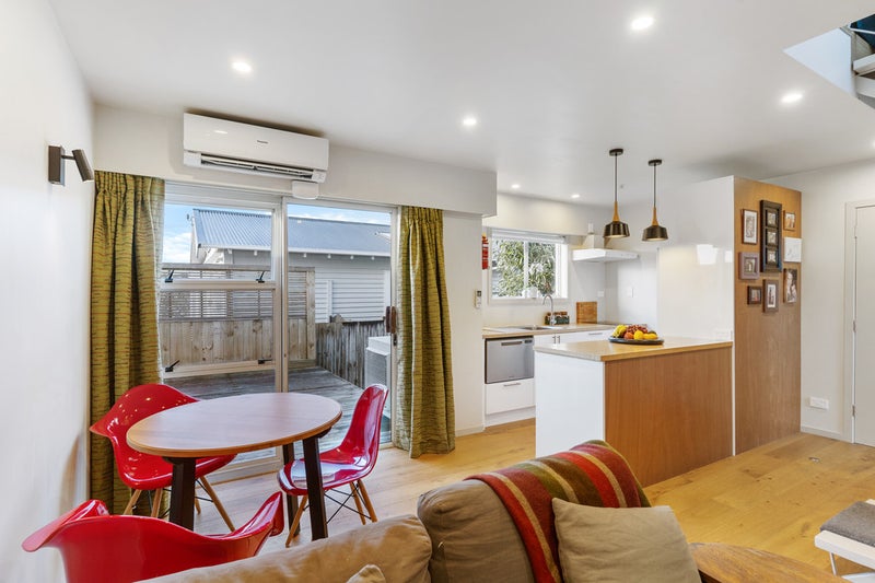4/5 Renfrew Avenue, Sandringham, Auckland - Carousel 1