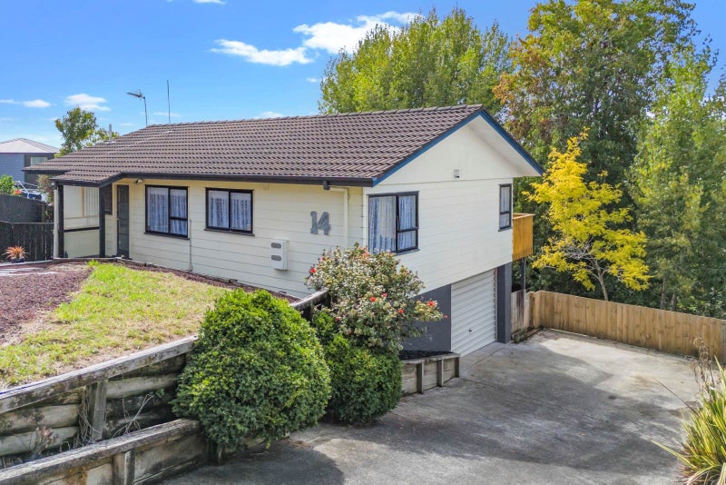 14 Landsdale Place, Massey, Auckland - Carousel 1
