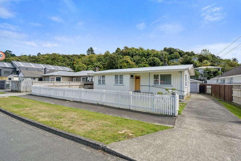 10 George Street, Stokes Valley, Lower Hutt - Carousel 1