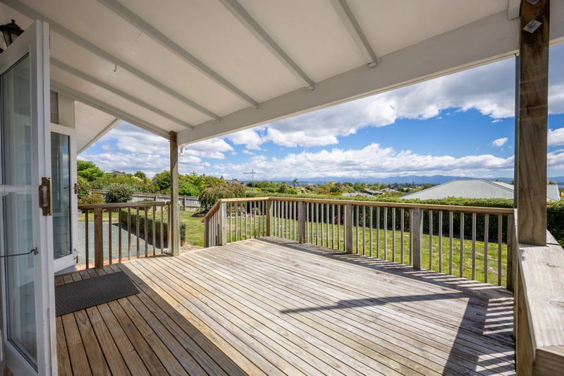 15 Highfield Grove, Richmond, Richmond - Carousel 2