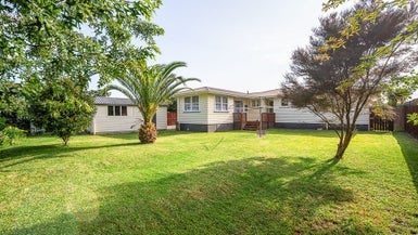 63 Fitzroy Avenue, Fitzroy, Hamilton - Carousel 1