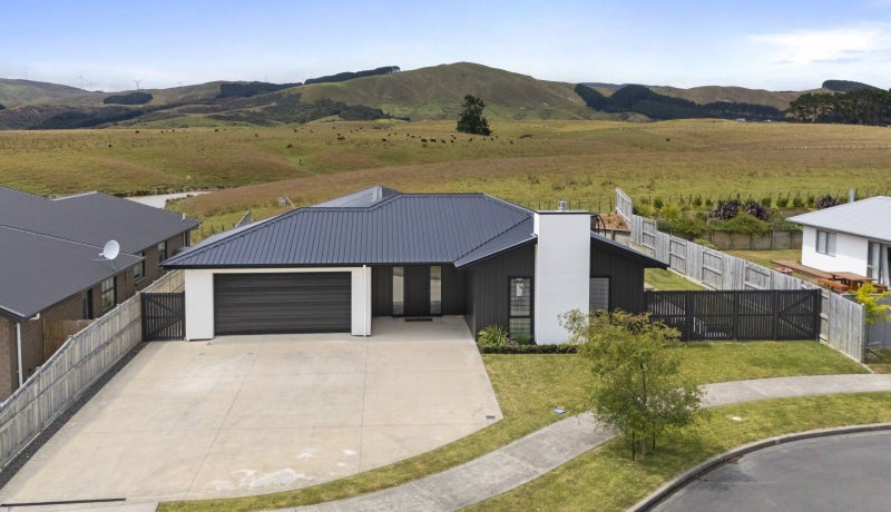 18 Atlantic Drive, Fitzherbert, Palmerston North - Carousel 34