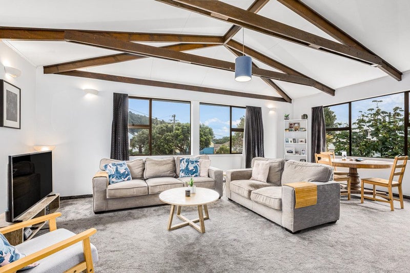 26 Miro Street, Eastbourne, Lower Hutt - Carousel 1