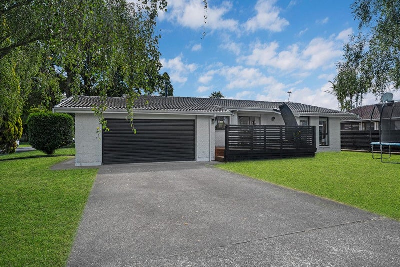 1 Balgowan Terrace, Conifer Grove, Takanini - Carousel 1