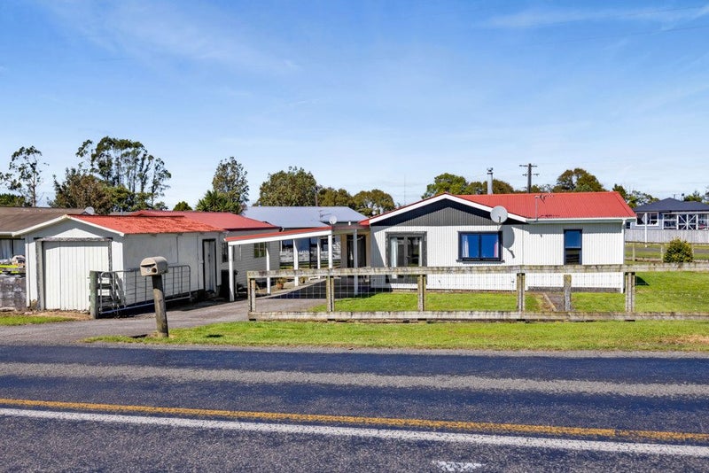 8 Beaconsfield Road, Midhirst, Stratford - Carousel 1