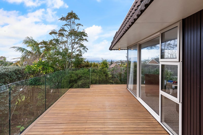 17 Maxwelton Drive, Mairangi Bay, Auckland - Carousel 2