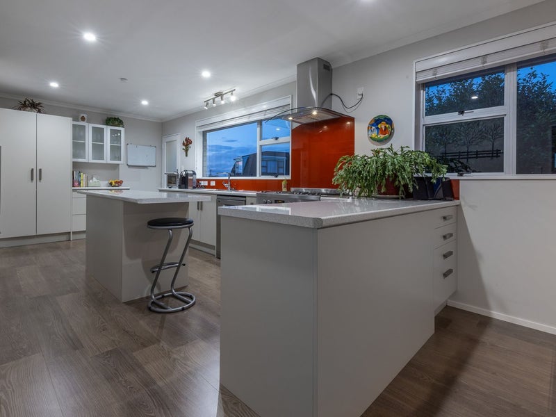 635 Queen Street East, Levin, Levin - Carousel 2