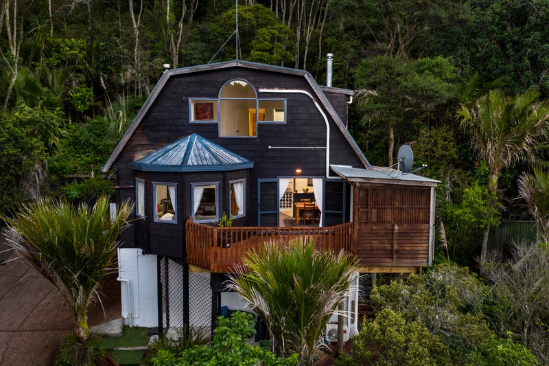 30 Wood Bay Road, Titirangi, Auckland - Carousel 1
