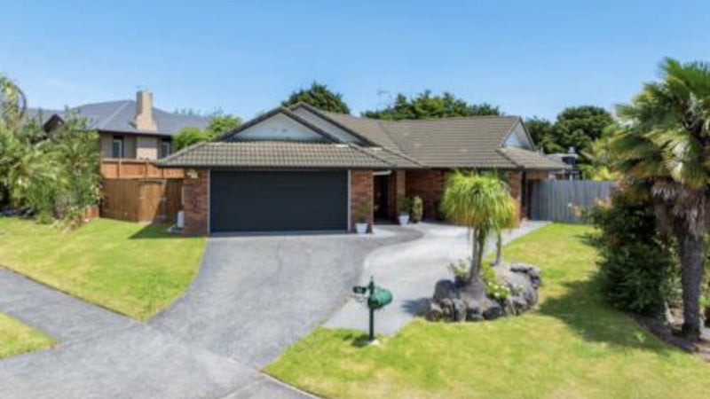 13 Byblos Place, The Gardens, Auckland - Carousel 1