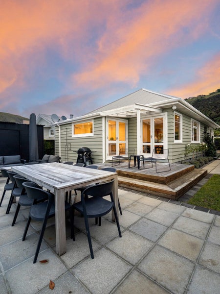 3 Whitfield Street, Sumner, Christchurch - Carousel 30