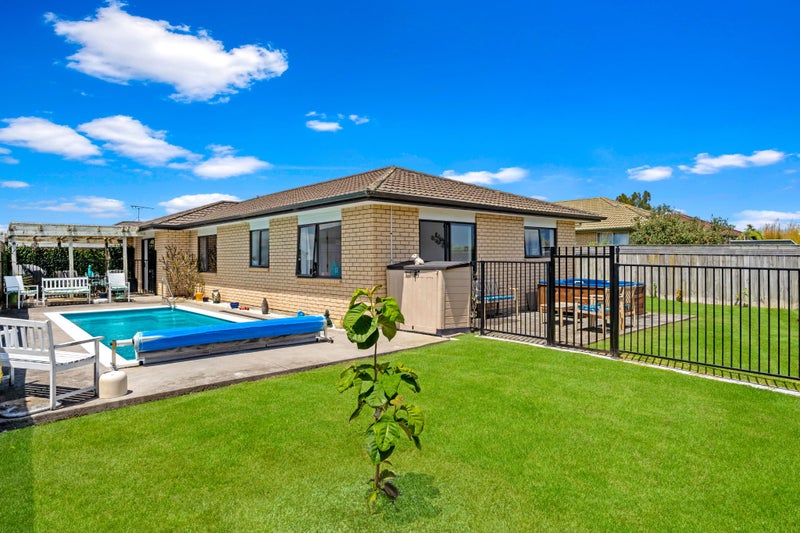 19 Raabia Close, Parakai, Helensville - Carousel 1