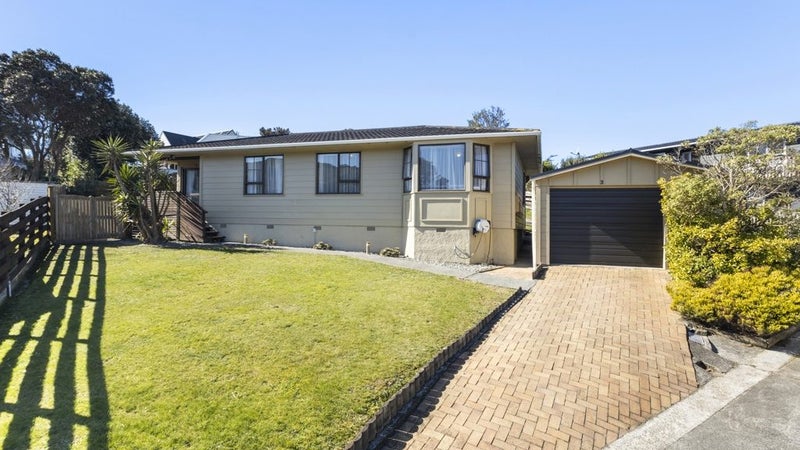 3 Dart Crescent, Island Bay, Wellington - Carousel 1