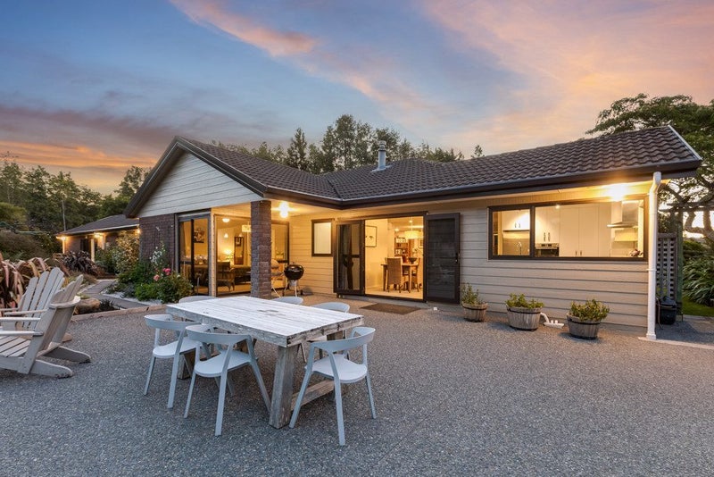 174 Katherine Mansfield Drive, Whitemans Valley, Upper Hutt - Carousel 1