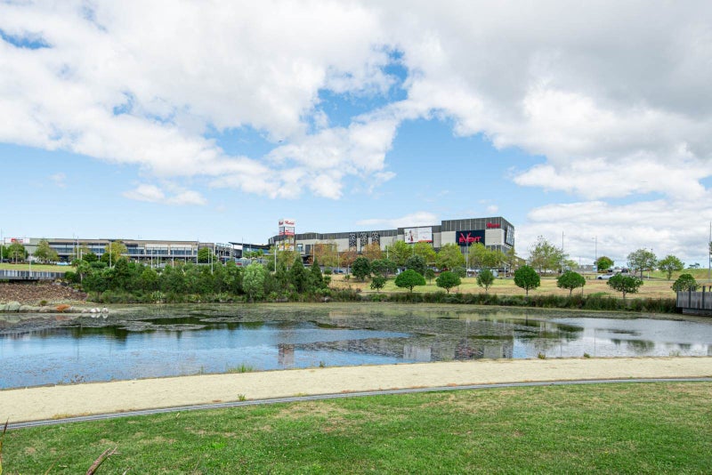402/1 Rose Garden Lane, Albany, Auckland - Carousel 14