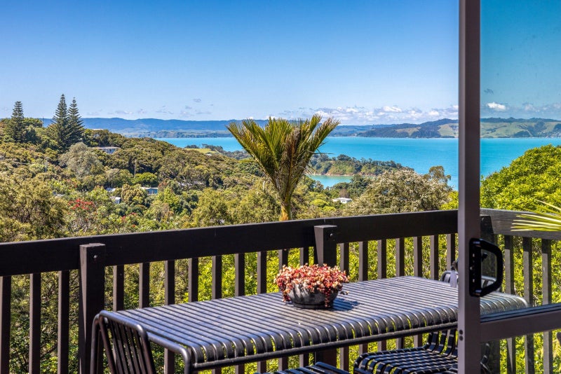 116 Fairview Crescent, Omiha, Waiheke Island - Carousel 1