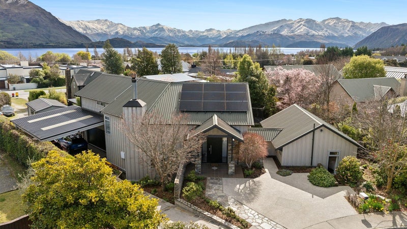 15 Rowan Court, Wanaka - Carousel 1