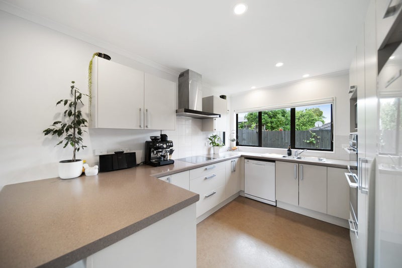 17A Callis Avenue, Opaheke, Papakura - Carousel 1