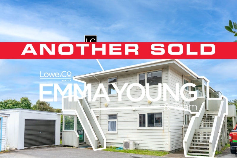 2/139 Queens Drive, Lyall Bay, Wellington - Carousel 1