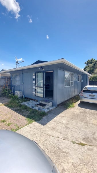 1/51 Westney Road, Mangere, Auckland - Carousel 1