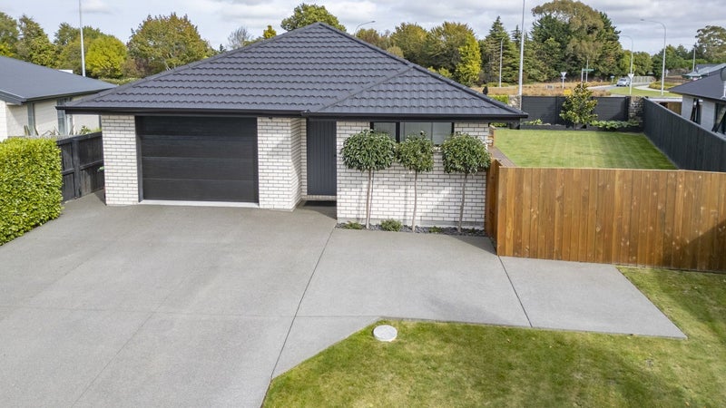 24 John Raven Lane, Woodend, Woodend - Carousel 1
