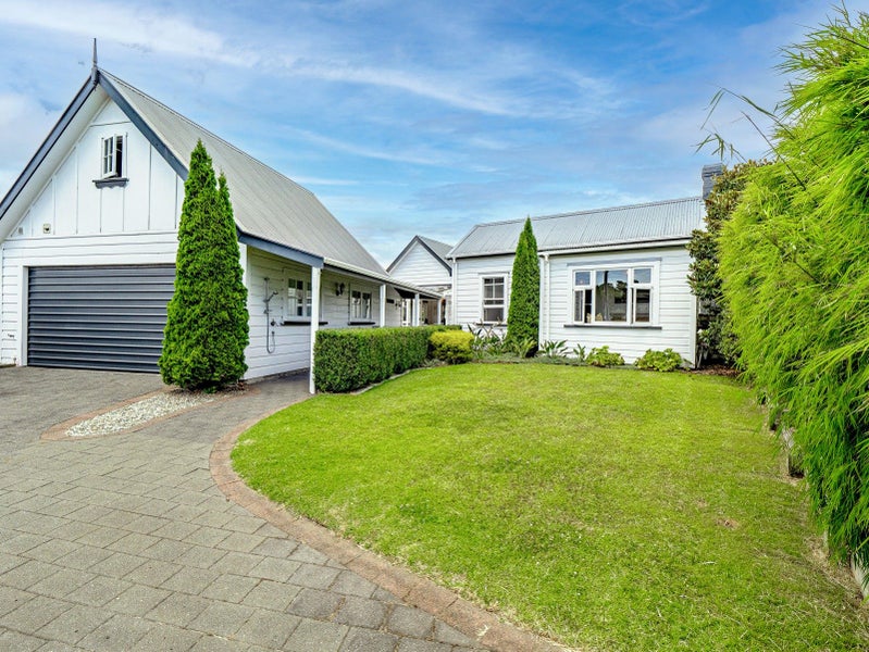 38 Waiwaka Terrace, Strandon, New Plymouth - Carousel 1