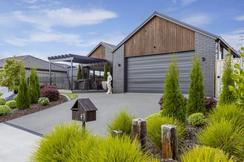 43 Harakeke Drive, Wharewaka, Taupo - Carousel 1
