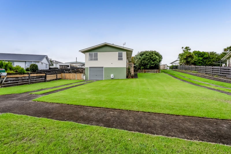 12 Oleander Place, Bell Block, New Plymouth - Carousel 1